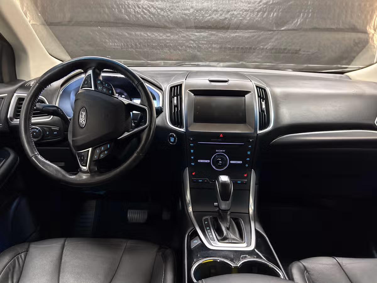 2015 Ford Edge Titanium Image 10