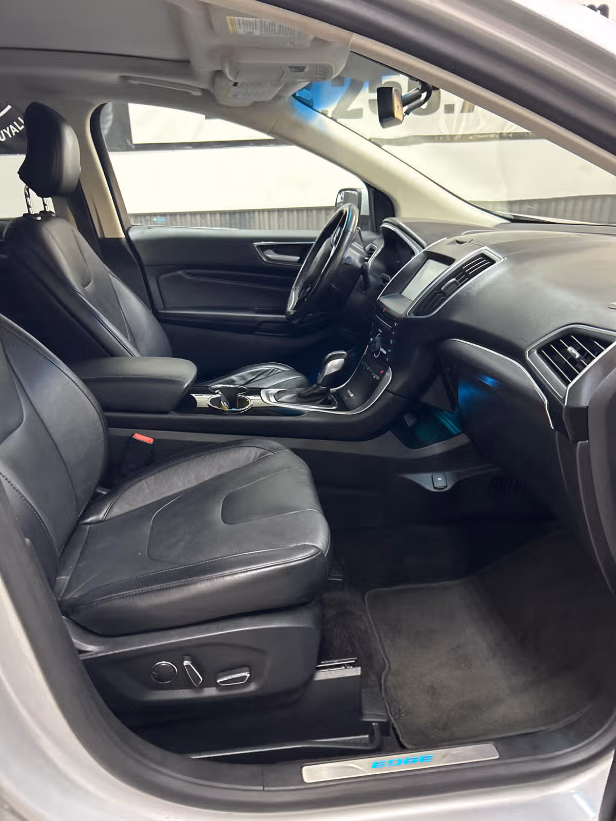 2015 Ford Edge Titanium Image 13