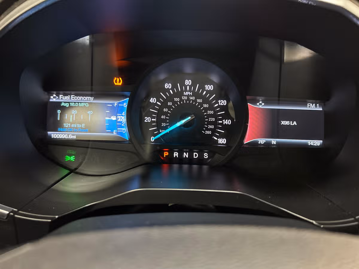 2015 Ford Edge Titanium Image 16