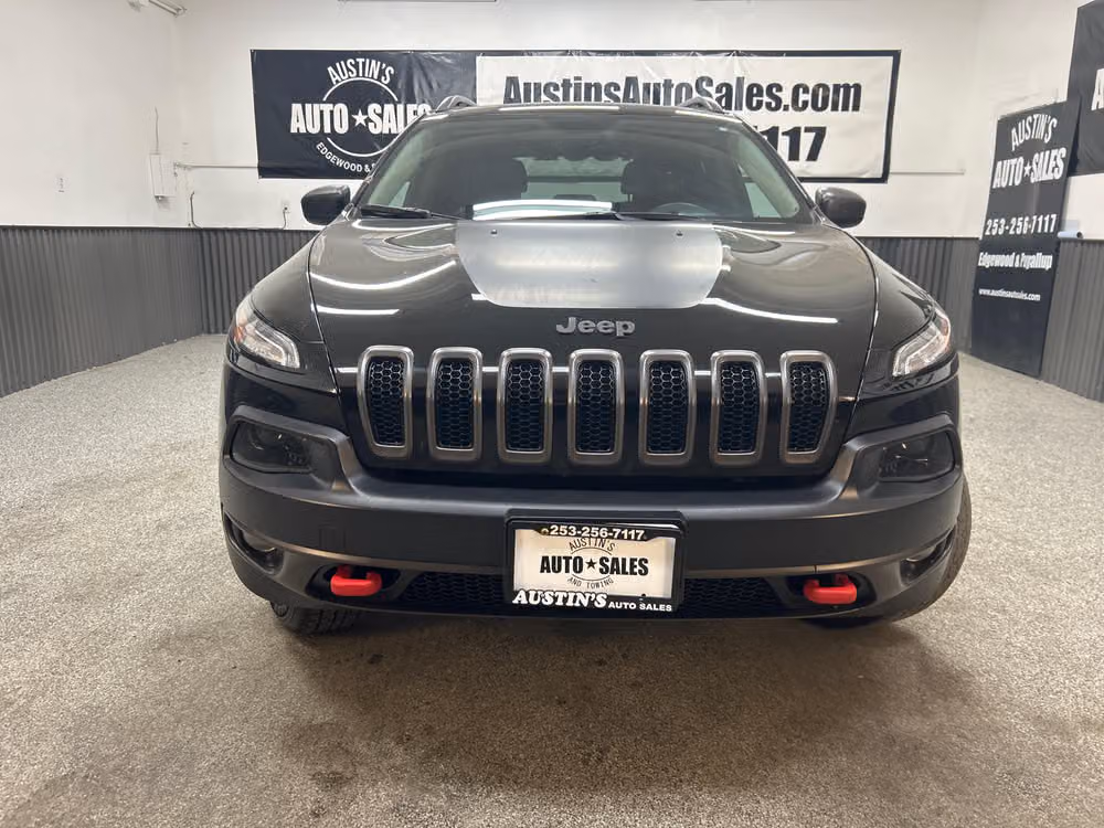 2017 Jeep Cherokee Trailhawk Image 2
