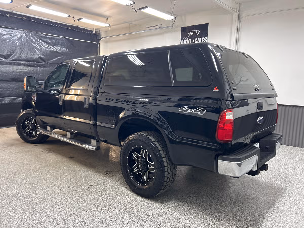 2009 Ford F-250 Super Duty XLT Crew Cab Image 4