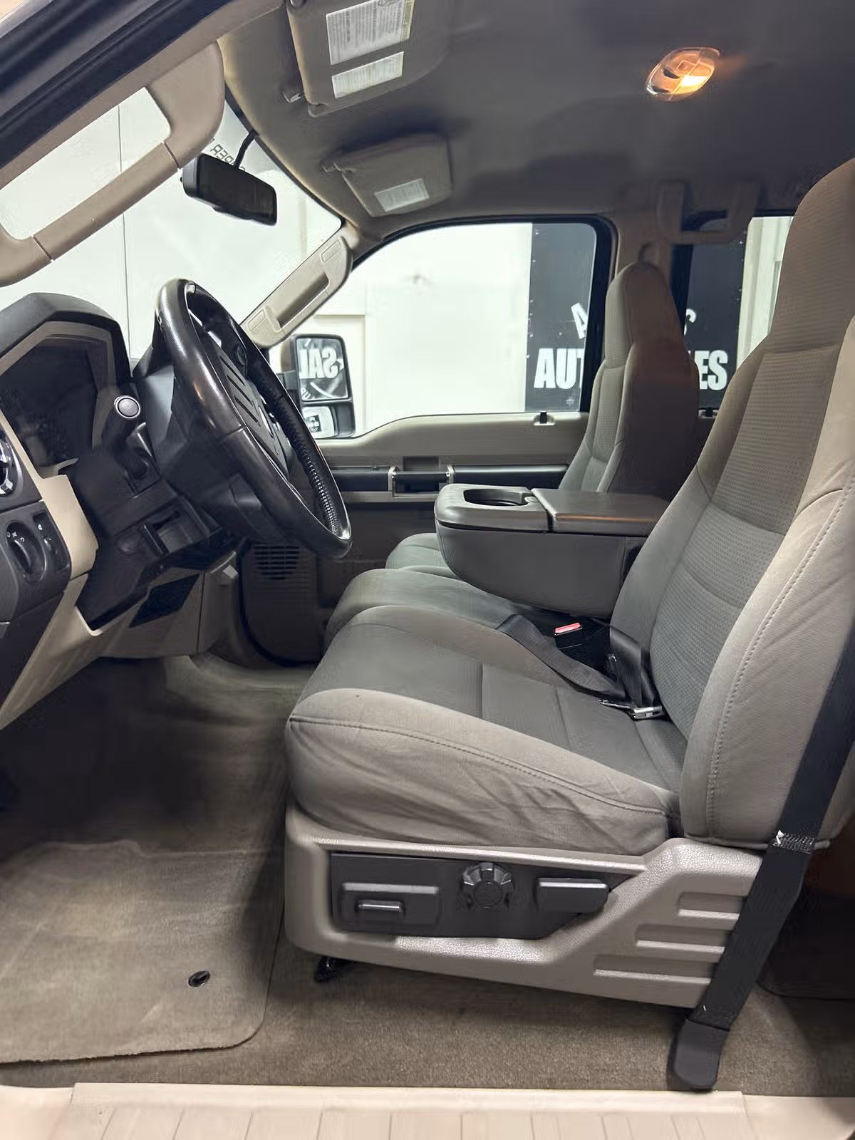 2009 Ford F-250 Super Duty XLT Crew Cab Image 8