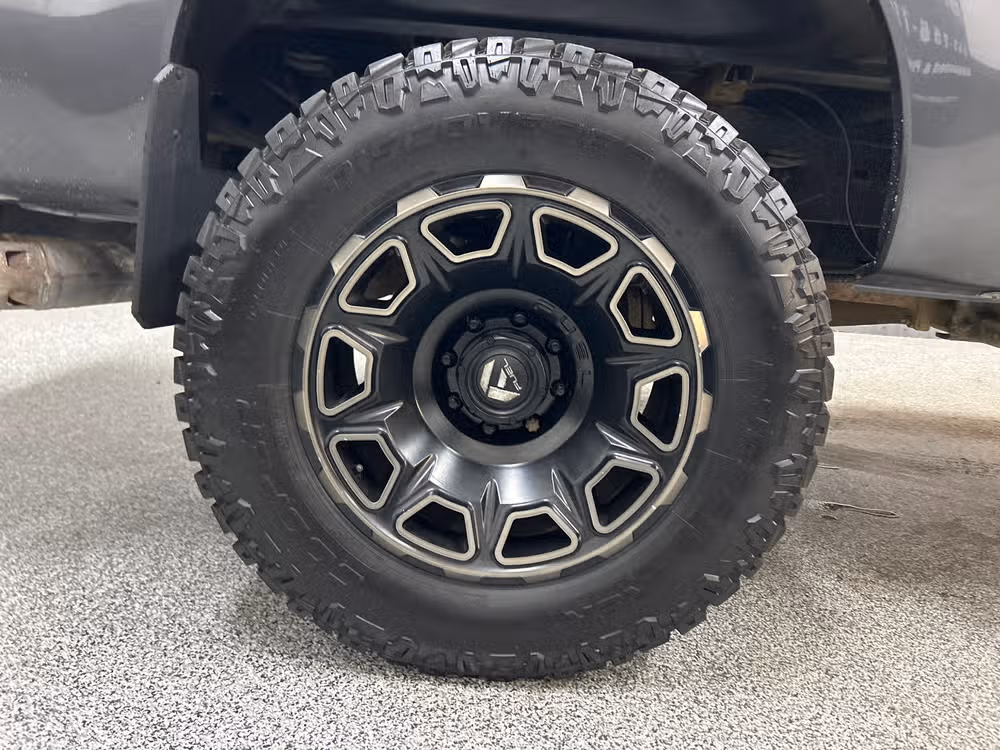 2015 Ford F-350 Super Duty Lariat Crew Cab Image 7