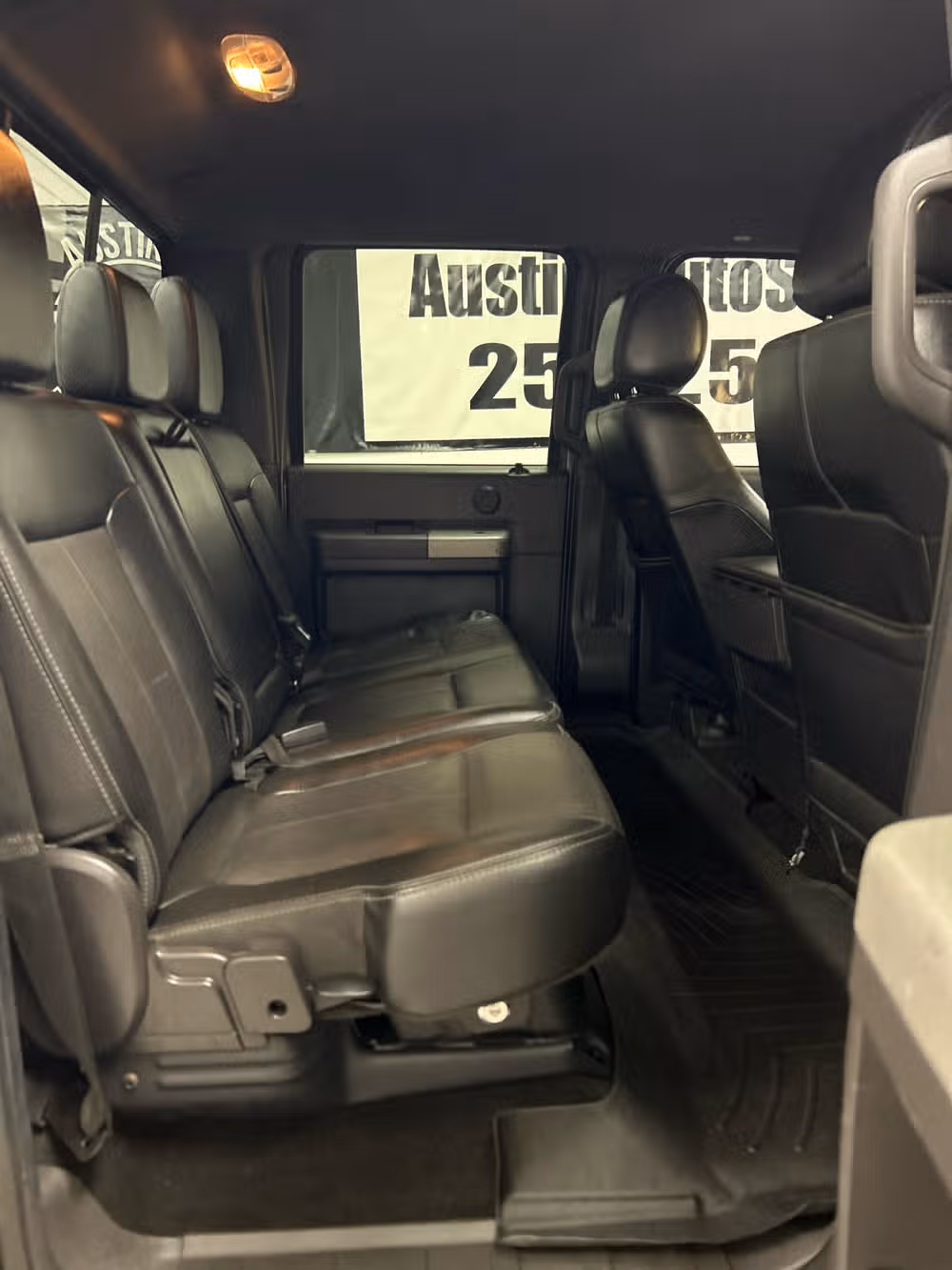 2015 Ford F-350 Super Duty Lariat Crew Cab Image 12