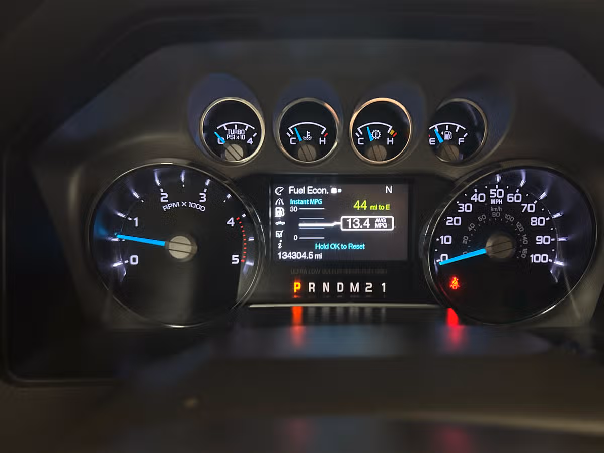 2015 Ford F-350 Super Duty Lariat Crew Cab Image 17