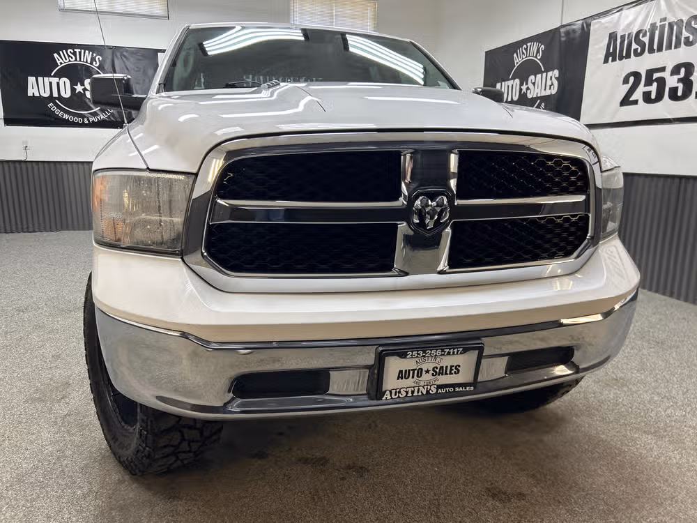 2013 Ram 1500 SLT Quad Cab Image 2