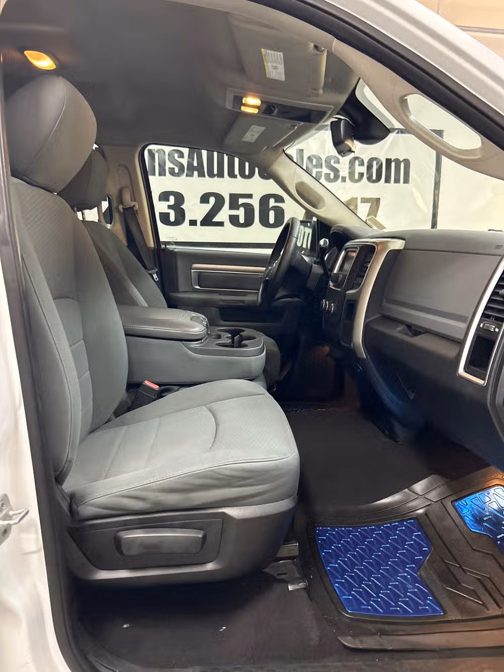 2013 Ram 1500 SLT Quad Cab Image 13