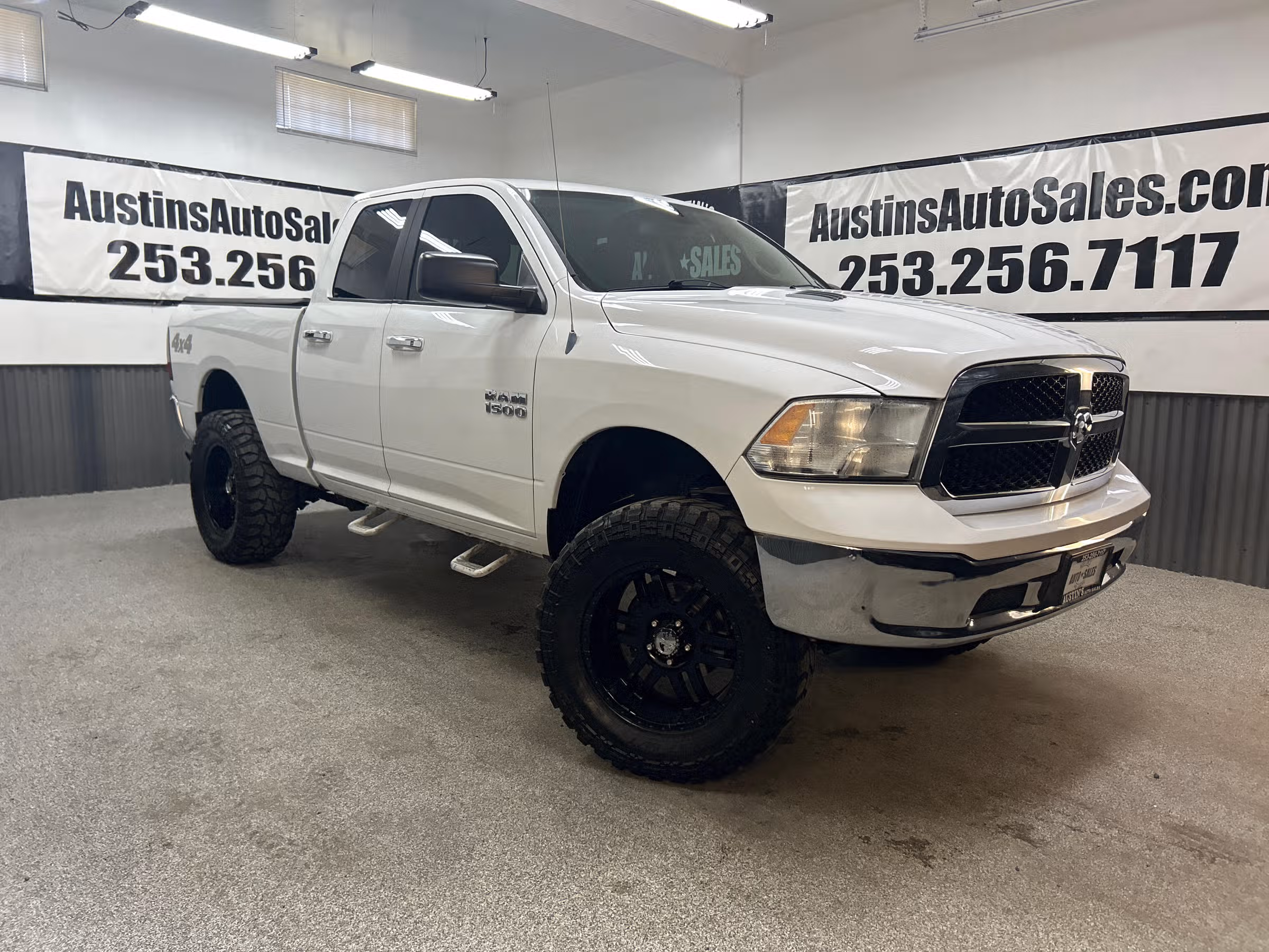 2013 Ram 1500 SLT Quad Cab Image 1