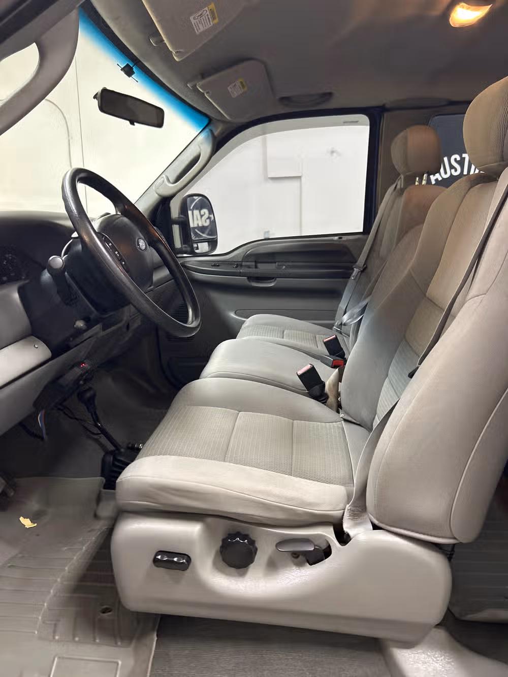 2004 Ford F-250 Super Duty Lariat SuperCab Image 8