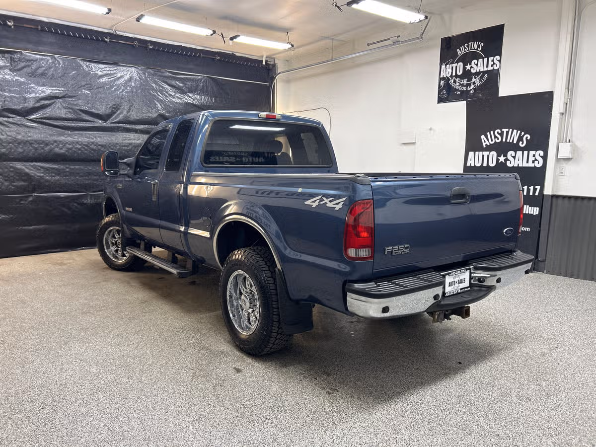 2004 Ford F-250 Super Duty Lariat SuperCab Image 4