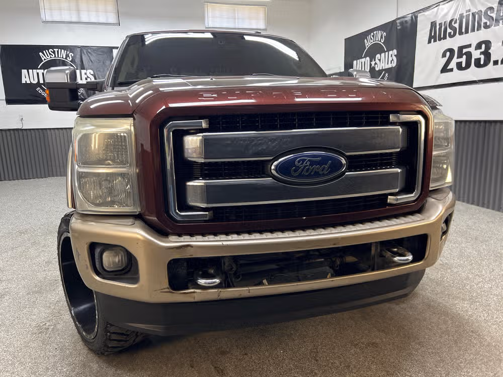 2011 Ford F-250 Super Duty King Ranch Crew Cab Image 2