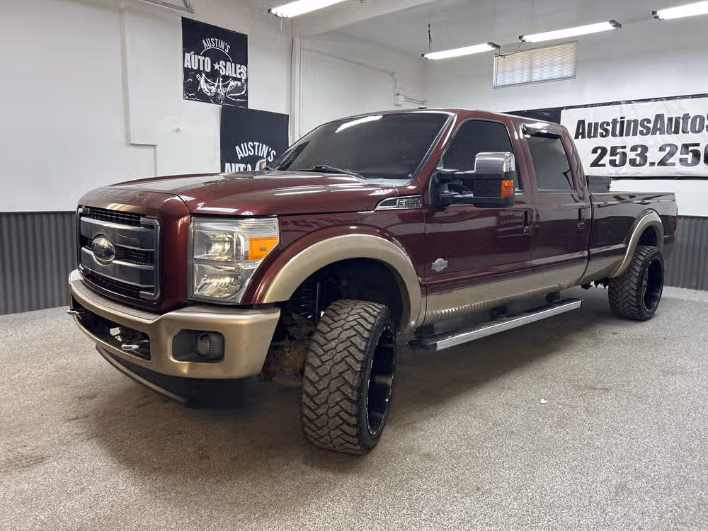 2011 Ford F-250 Super Duty King Ranch Crew Cab Image 3