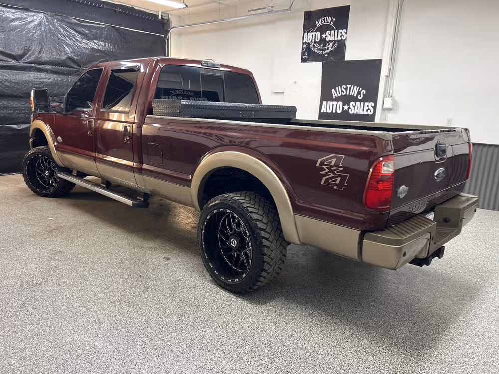 2011 Ford F-250 Super Duty King Ranch Crew Cab Image 4