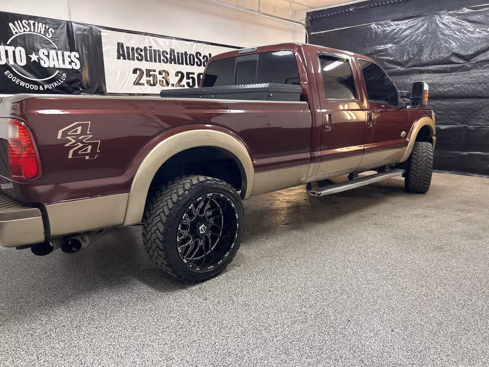 2011 Ford F-250 Super Duty King Ranch Crew Cab Image 5