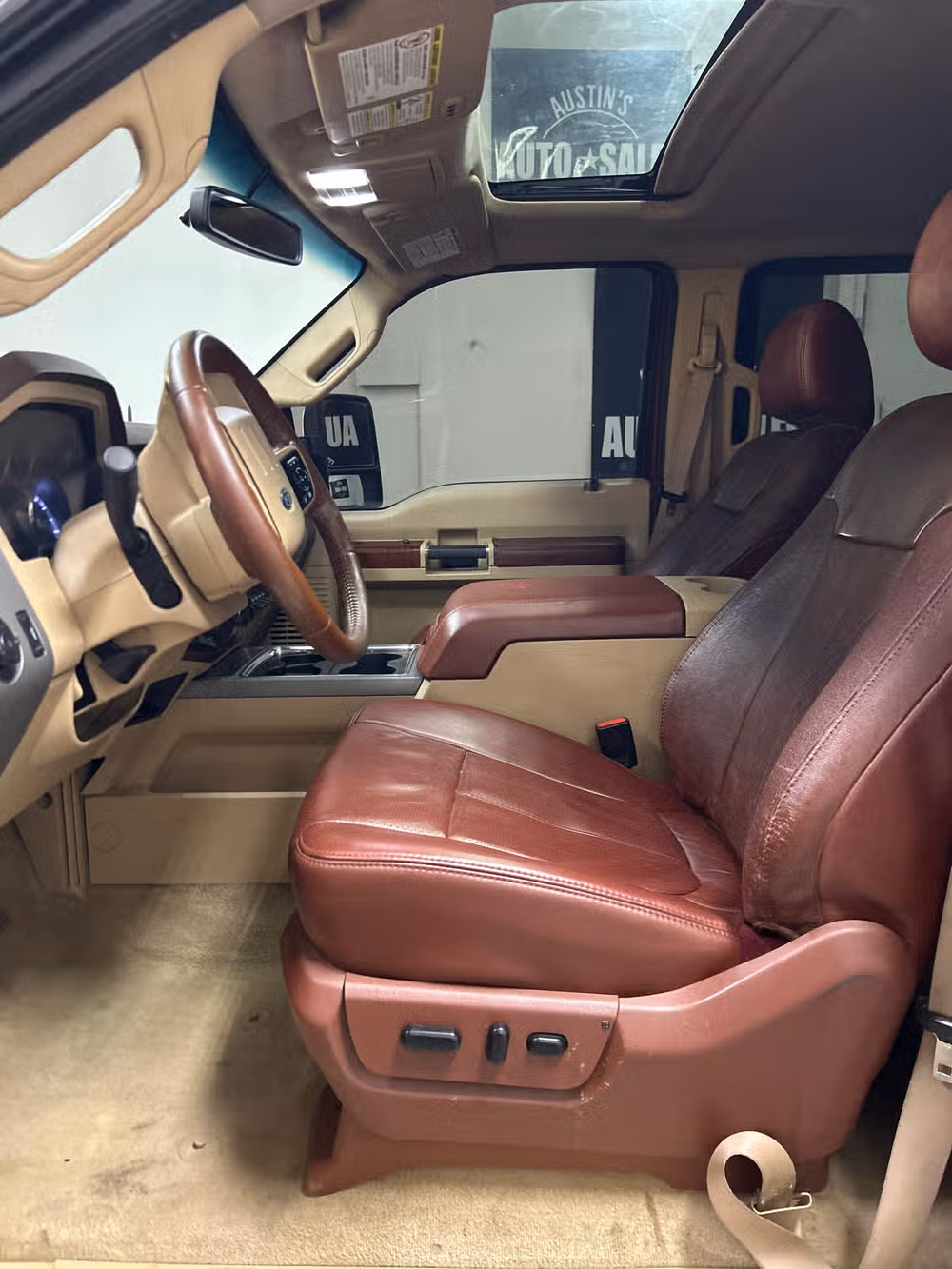 2011 Ford F-250 Super Duty King Ranch Crew Cab Image 7