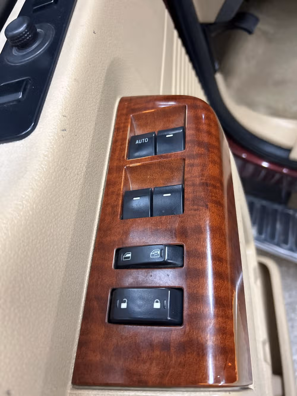 2011 Ford F-250 Super Duty King Ranch Crew Cab Image 8