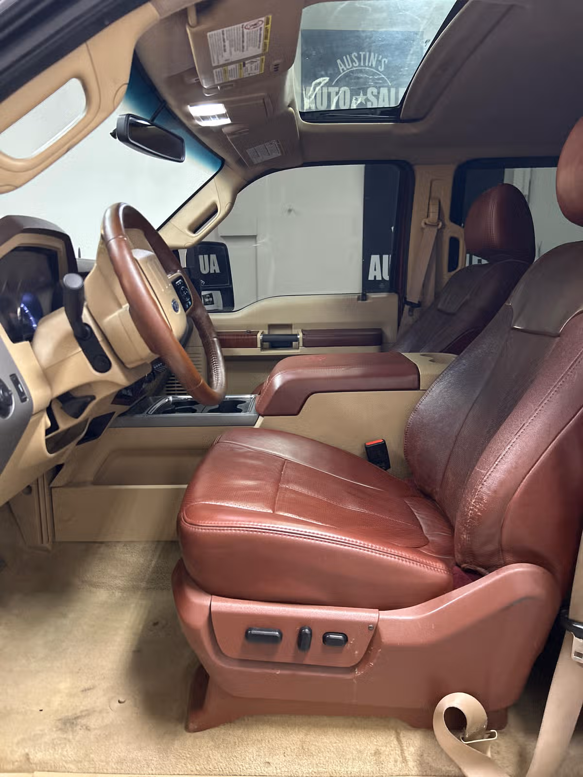 2011 Ford F-250 Super Duty King Ranch Crew Cab Image 7