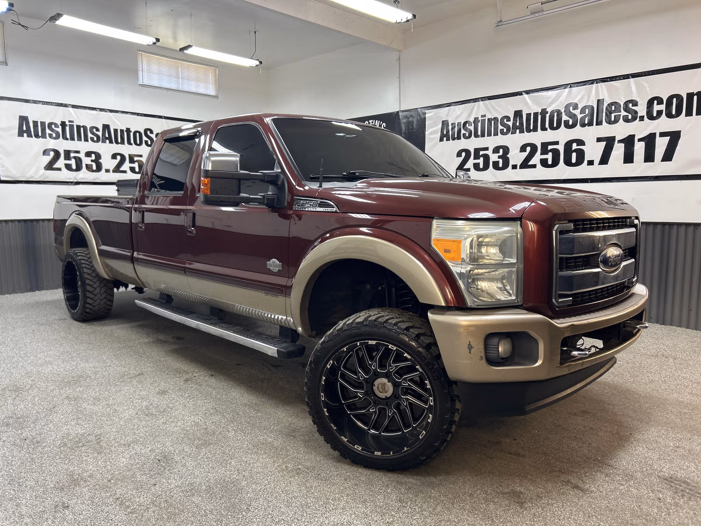 2011 Ford F-250 Super Duty King Ranch Crew Cab Image 1
