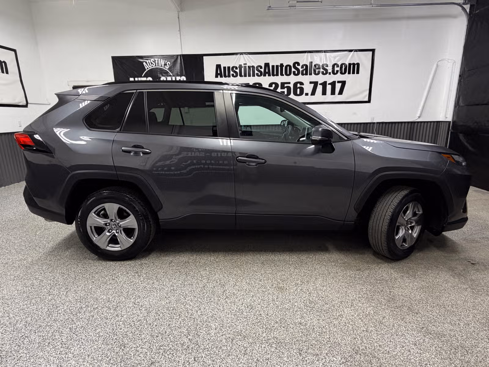 2023 Toyota RAV4 XLE Upper Image 2