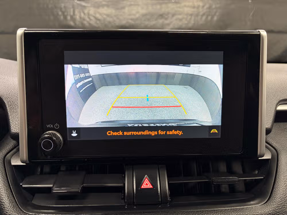 2023 Toyota RAV4 XLE Image 15