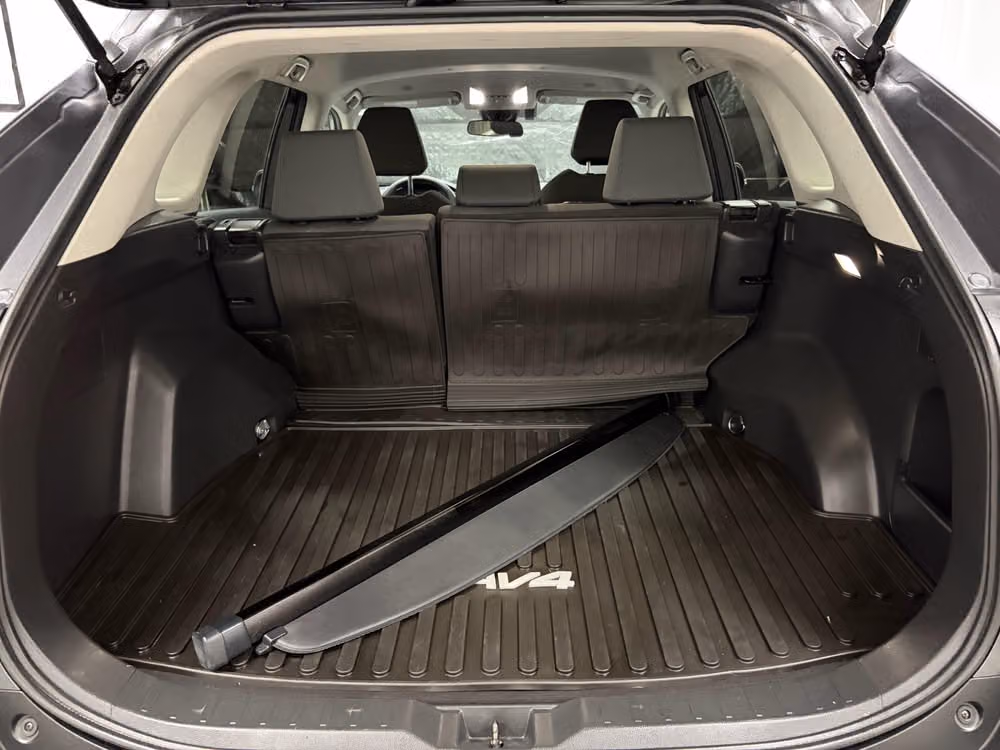2023 Toyota RAV4 XLE Image 22