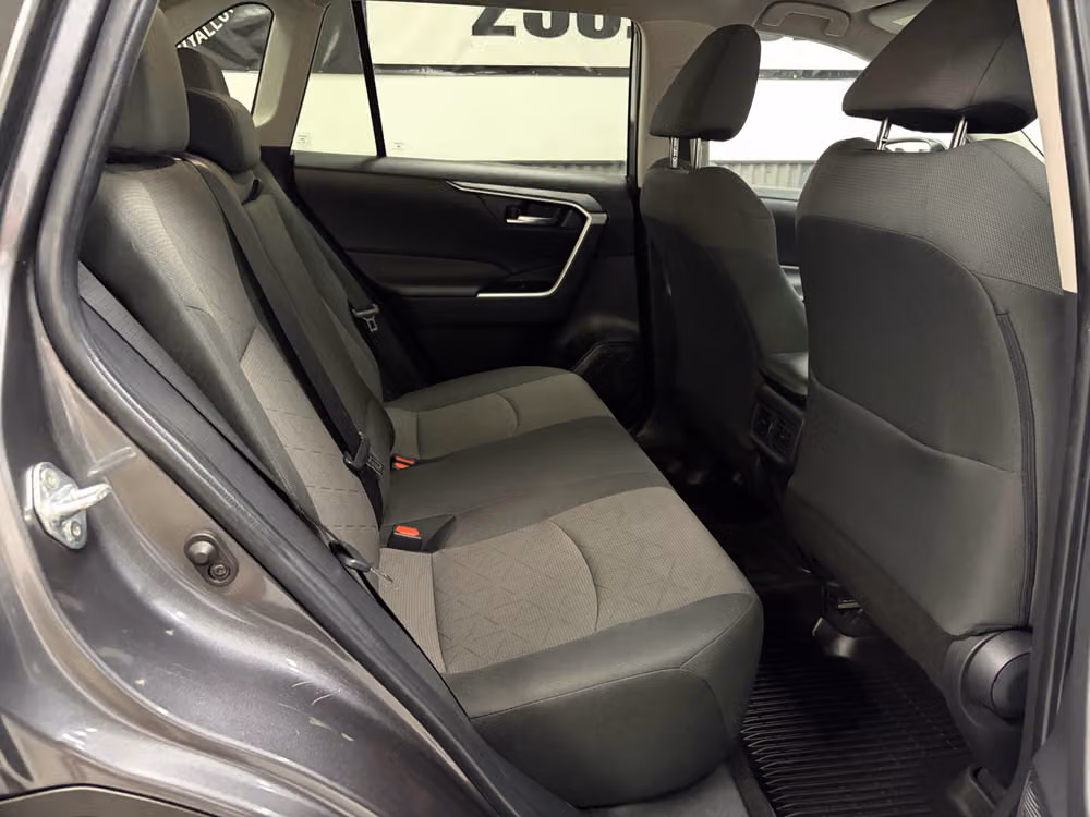 2023 Toyota RAV4 XLE Image 23