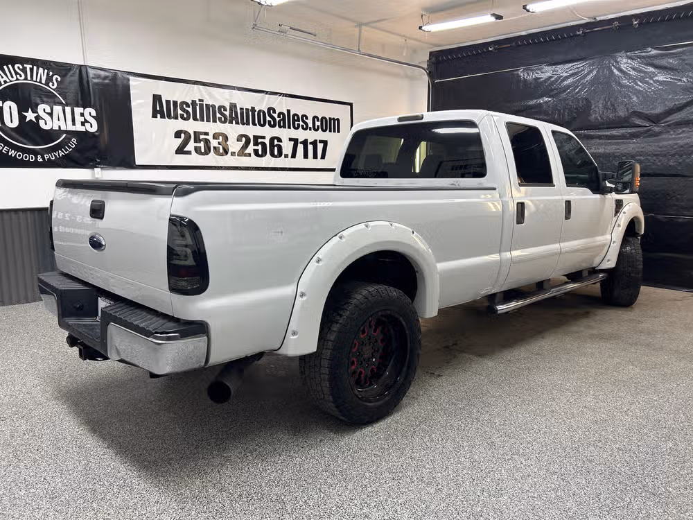 2010 Ford F-250 Super Duty Lariat Crew Cab Image 6