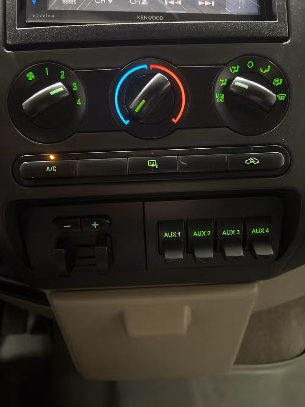 2010 Ford F-250 Super Duty Lariat Crew Cab Image 15