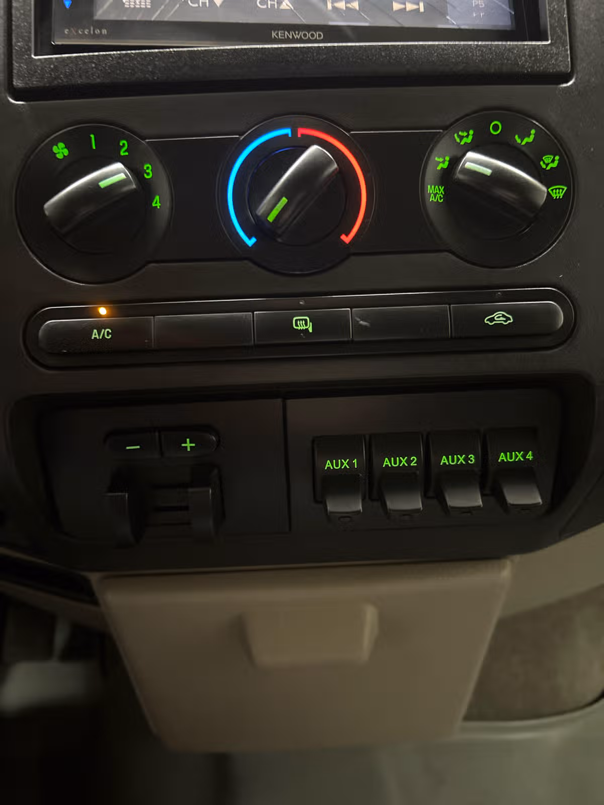 2010 Ford F-250 Super Duty Lariat Crew Cab Image 15