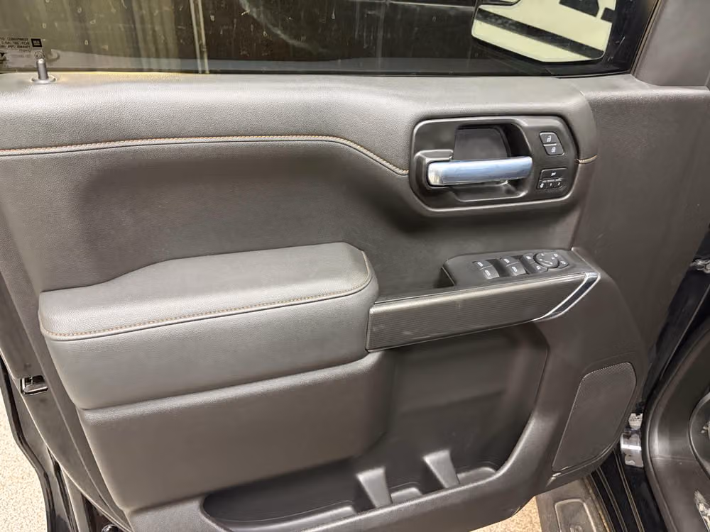 2021 GMC Sierra 1500 AT4 Crew Cab Image 18