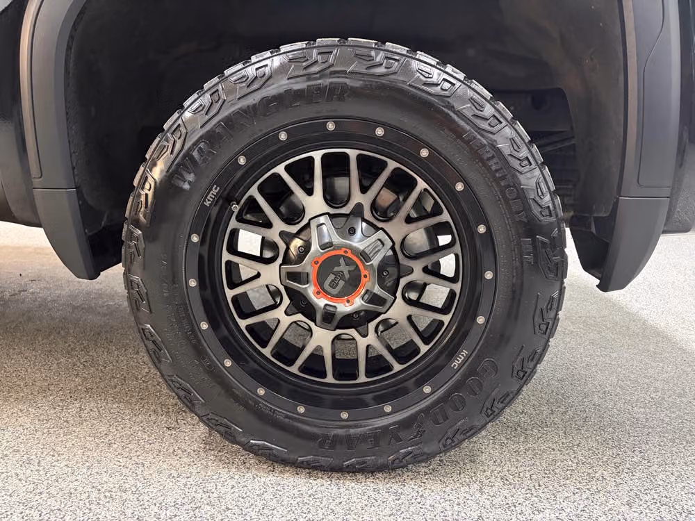 2021 GMC Sierra 1500 AT4 Crew Cab Image 10