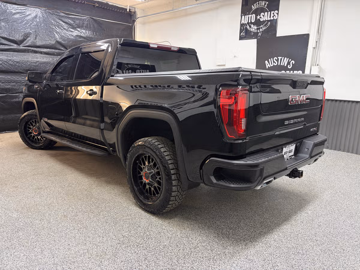 2021 GMC Sierra 1500 AT4 Crew Cab Image 8
