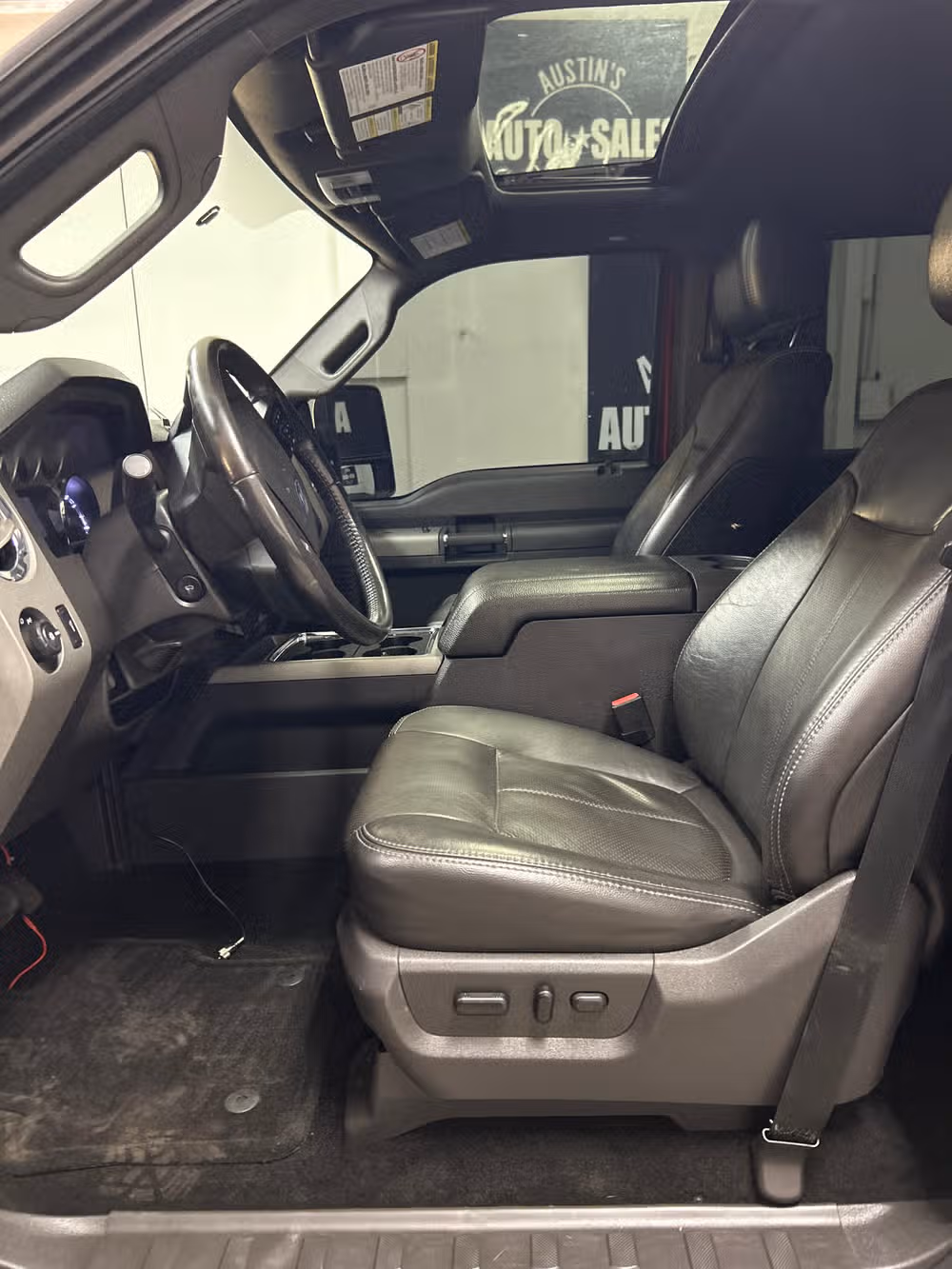 2012 Ford F-350 Super Duty Lariat Crew Cab Image 8