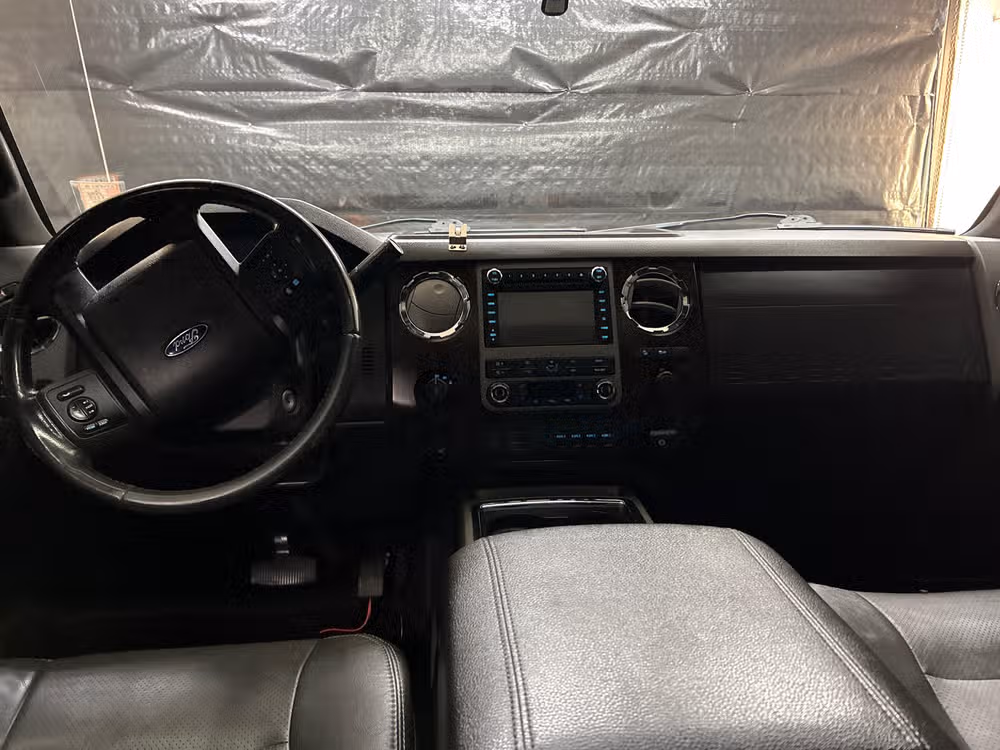 2012 Ford F-350 Super Duty Lariat Crew Cab Image 11