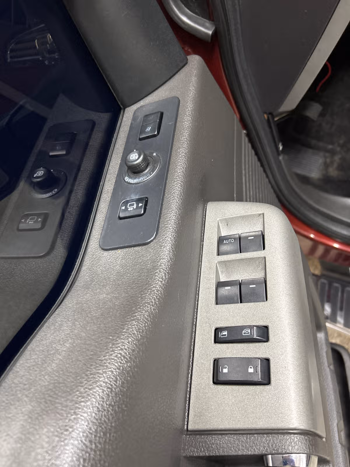 2012 Ford F-350 Super Duty Lariat Crew Cab Image 9