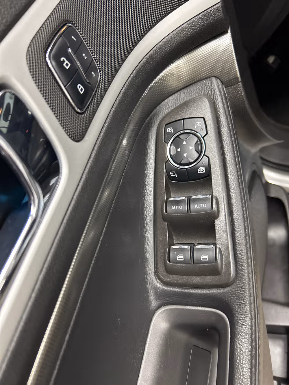 2015 Ford Explorer Sport Image 9