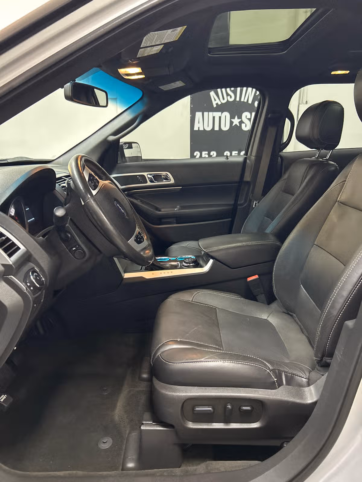 2015 Ford Explorer Sport Image 8