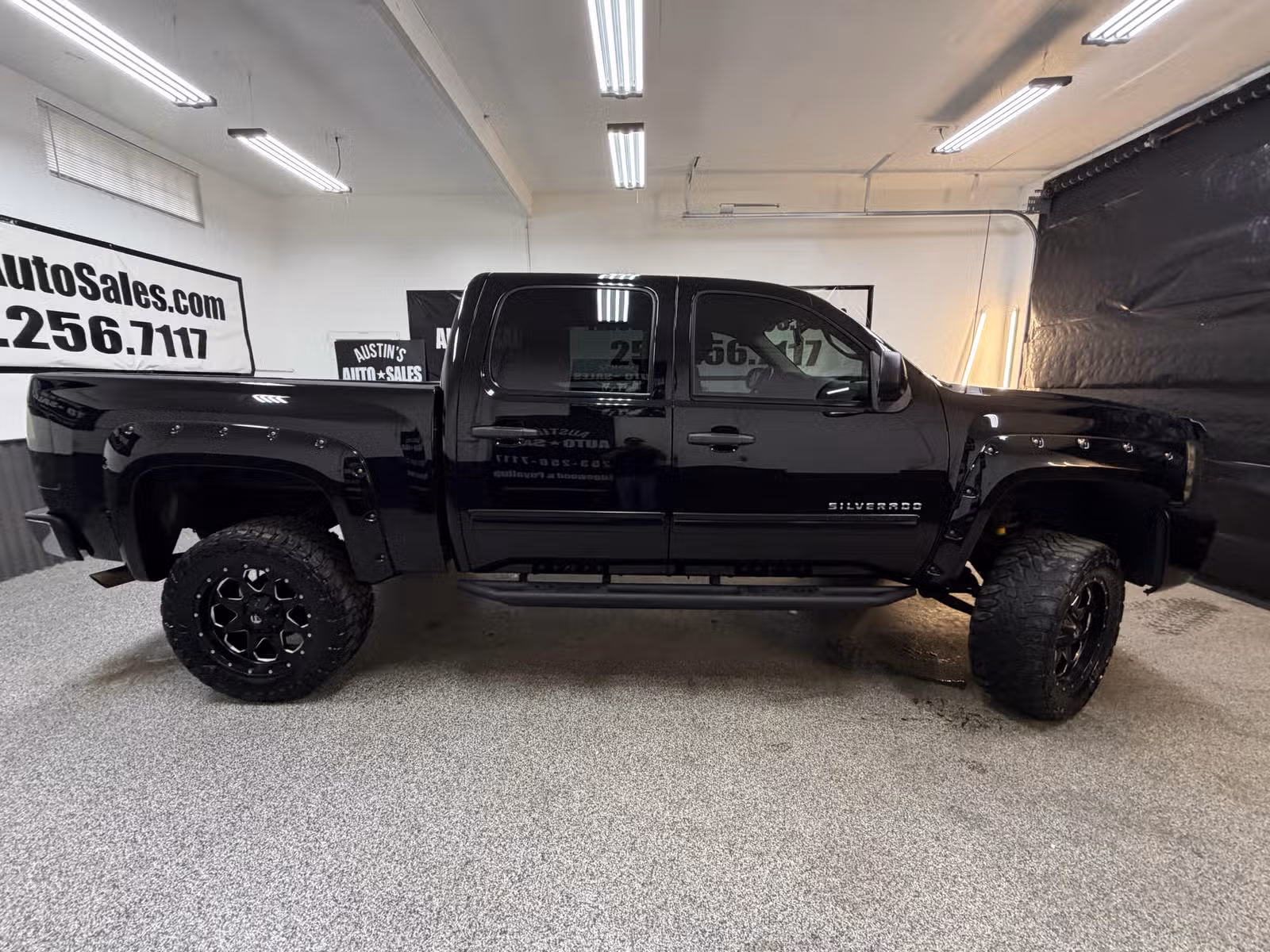2011 Chevrolet Silverado 1500 LT Crew Cab Upper Image 2