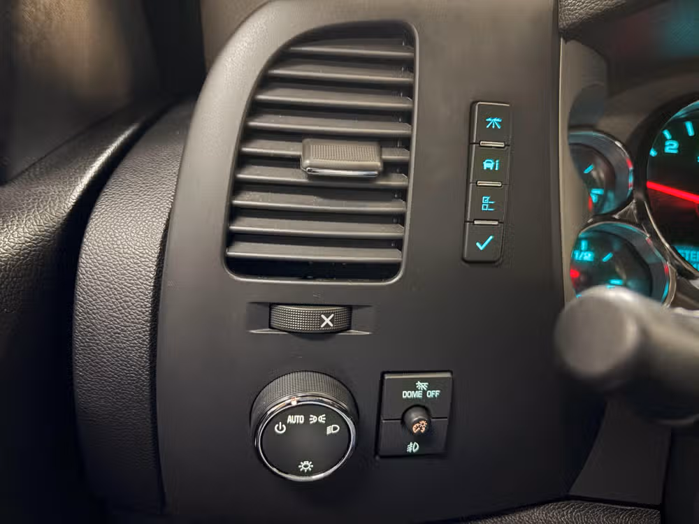 2011 Chevrolet Silverado 1500 LT Crew Cab Image 14