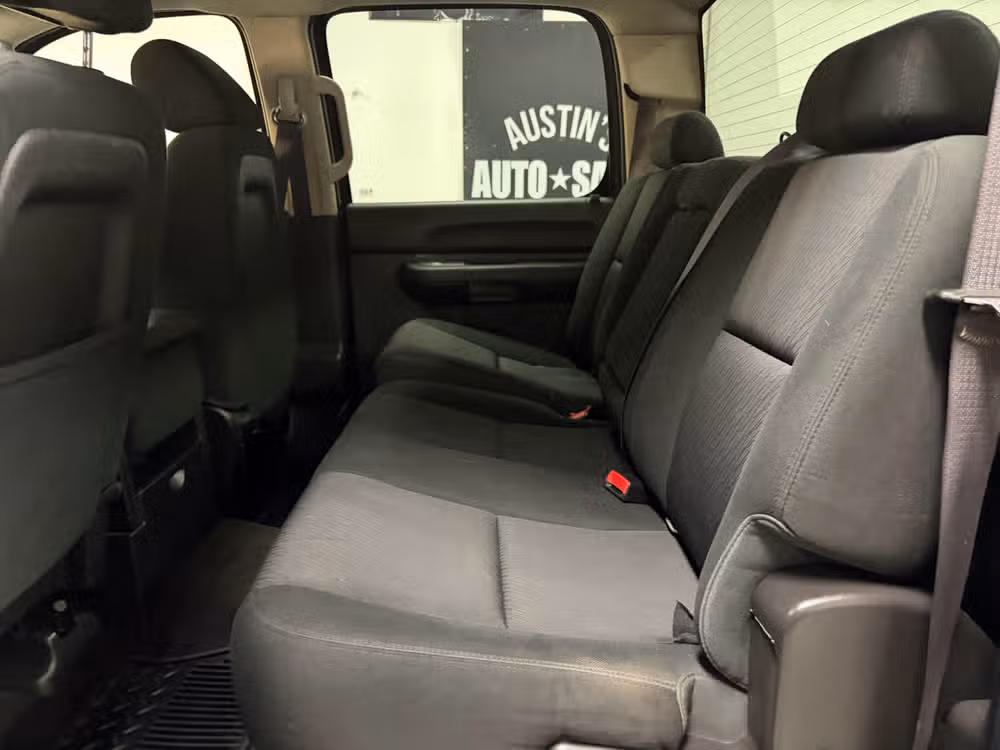 2011 Chevrolet Silverado 1500 LT Crew Cab Image 17