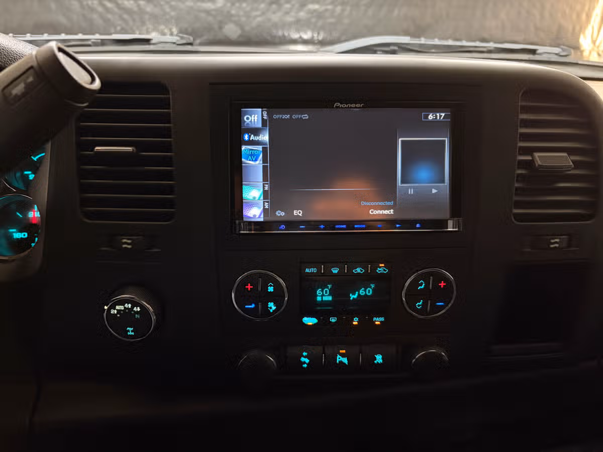 2011 Chevrolet Silverado 1500 LT Crew Cab Image 13