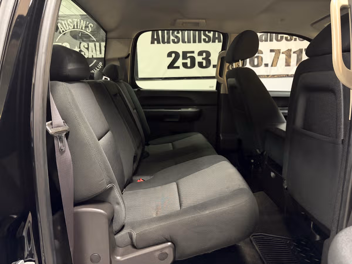 2011 Chevrolet Silverado 1500 LT Crew Cab Image 19