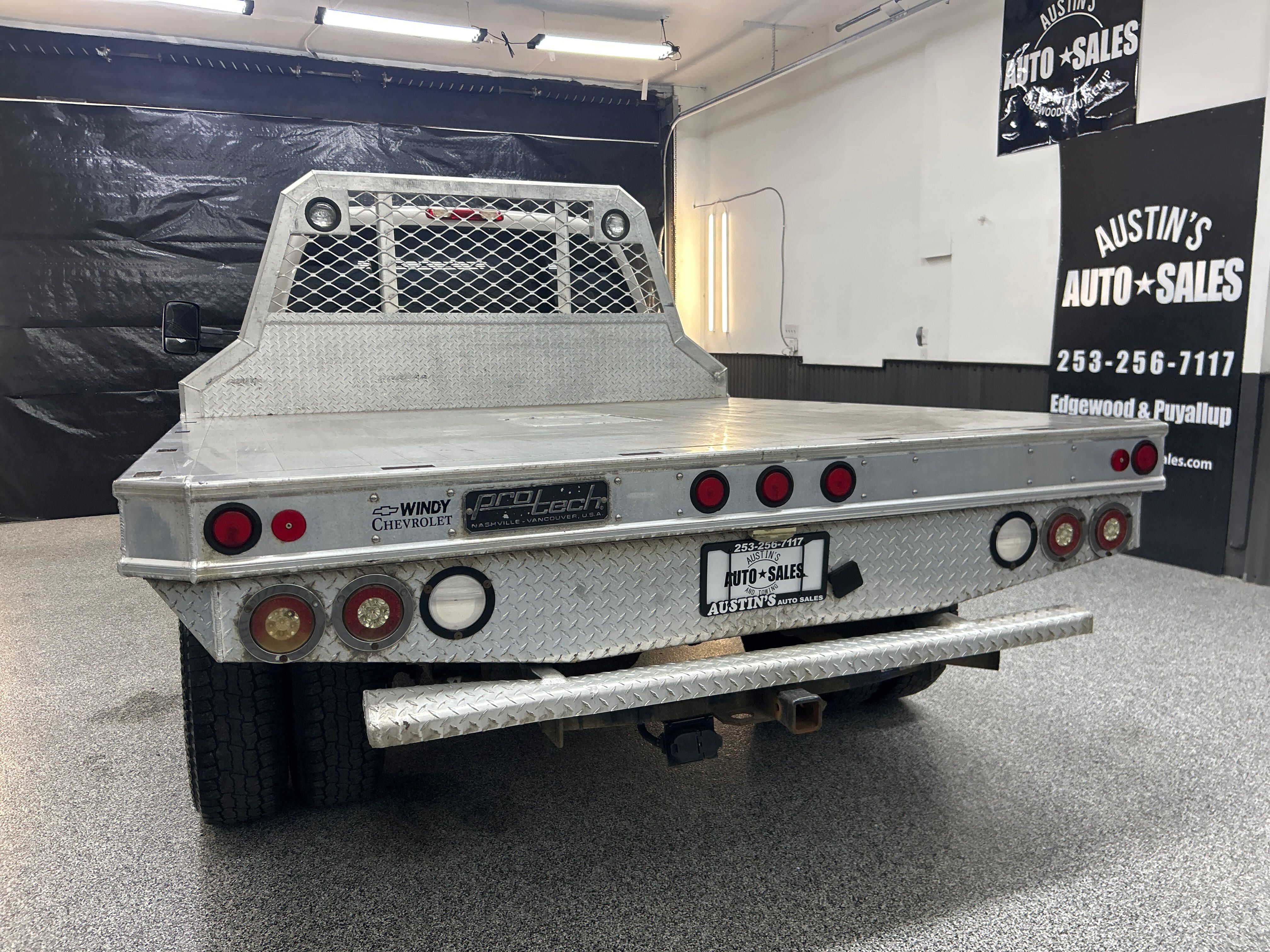 View vehicle photo 5