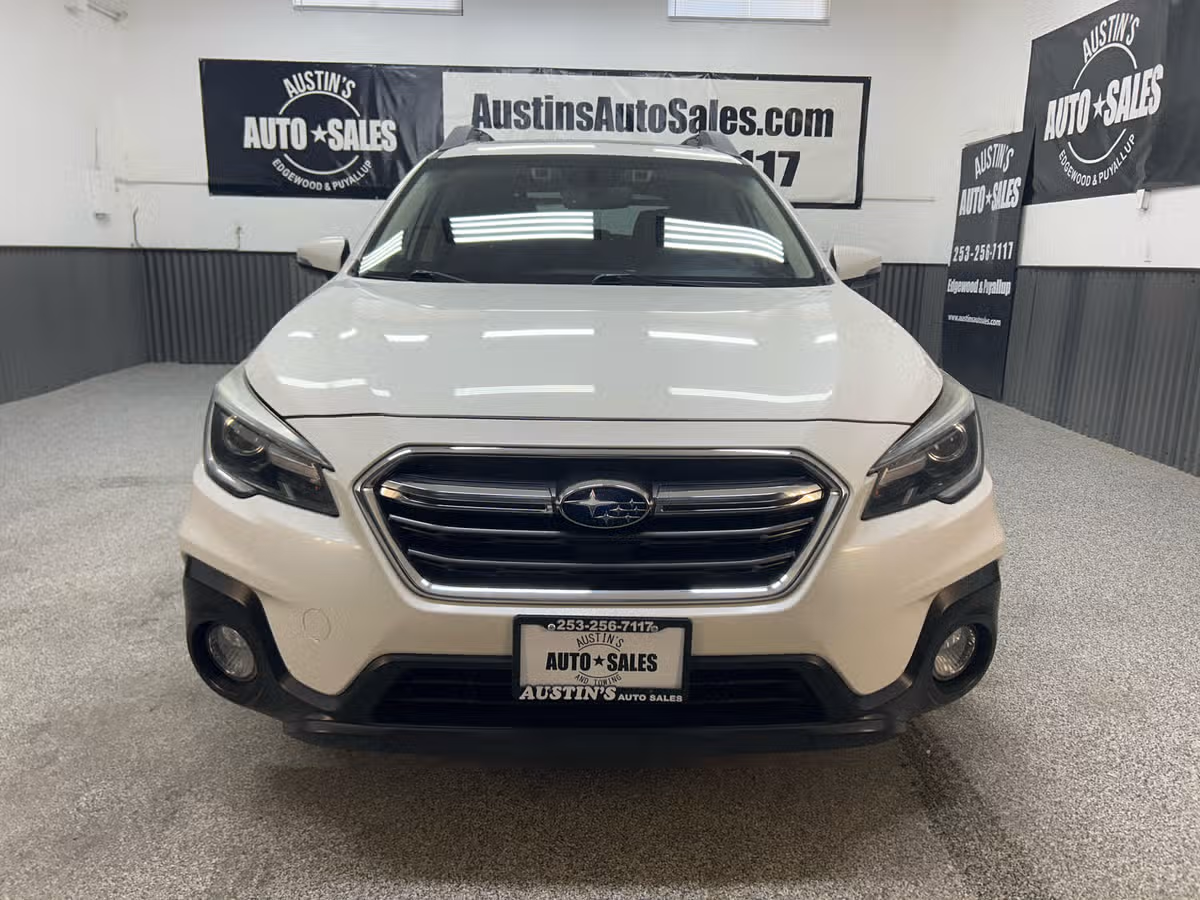 2019 Subaru Outback 3.6R Limited Crossover Image 2