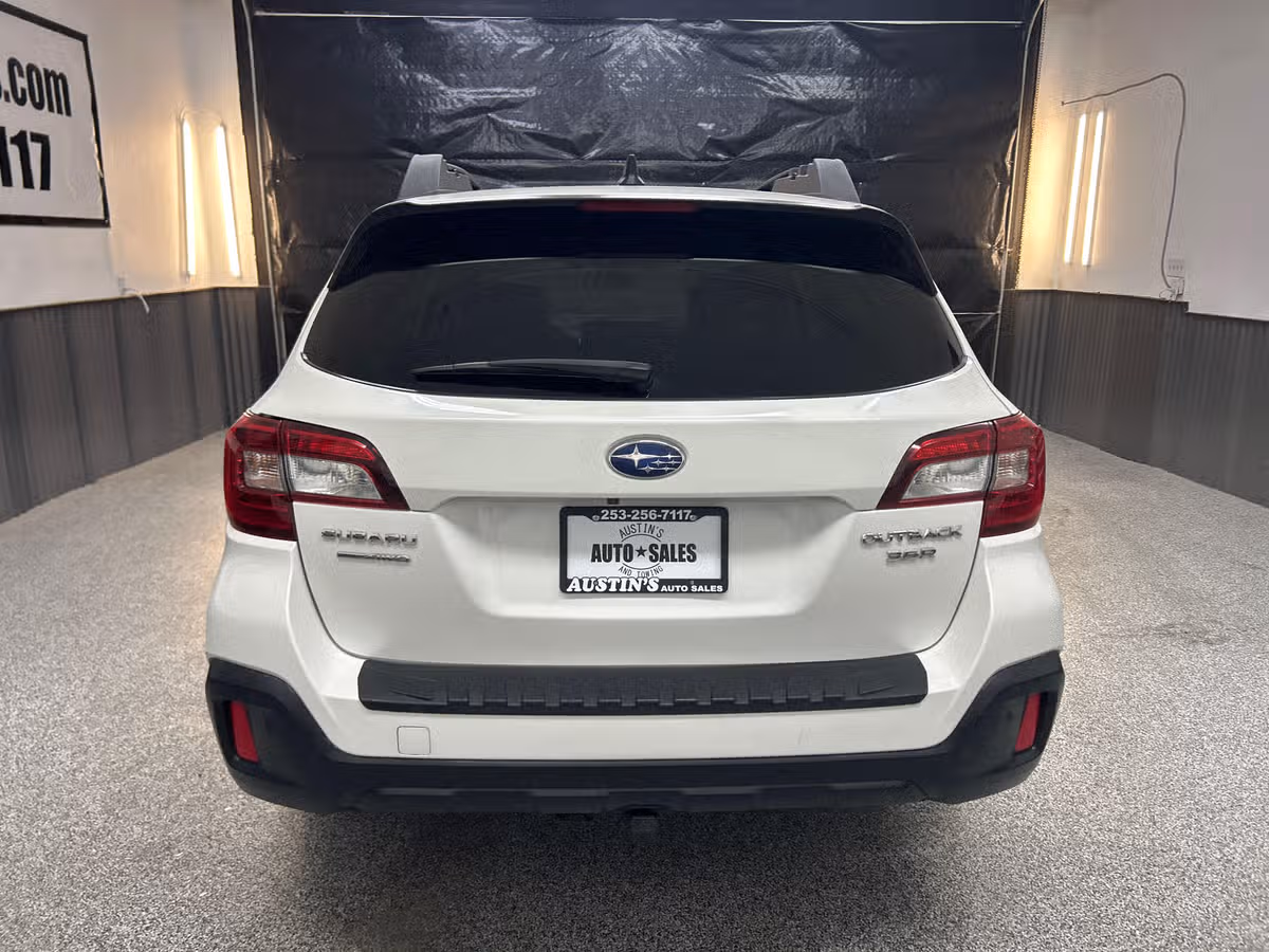 2019 Subaru Outback 3.6R Limited Crossover Image 5