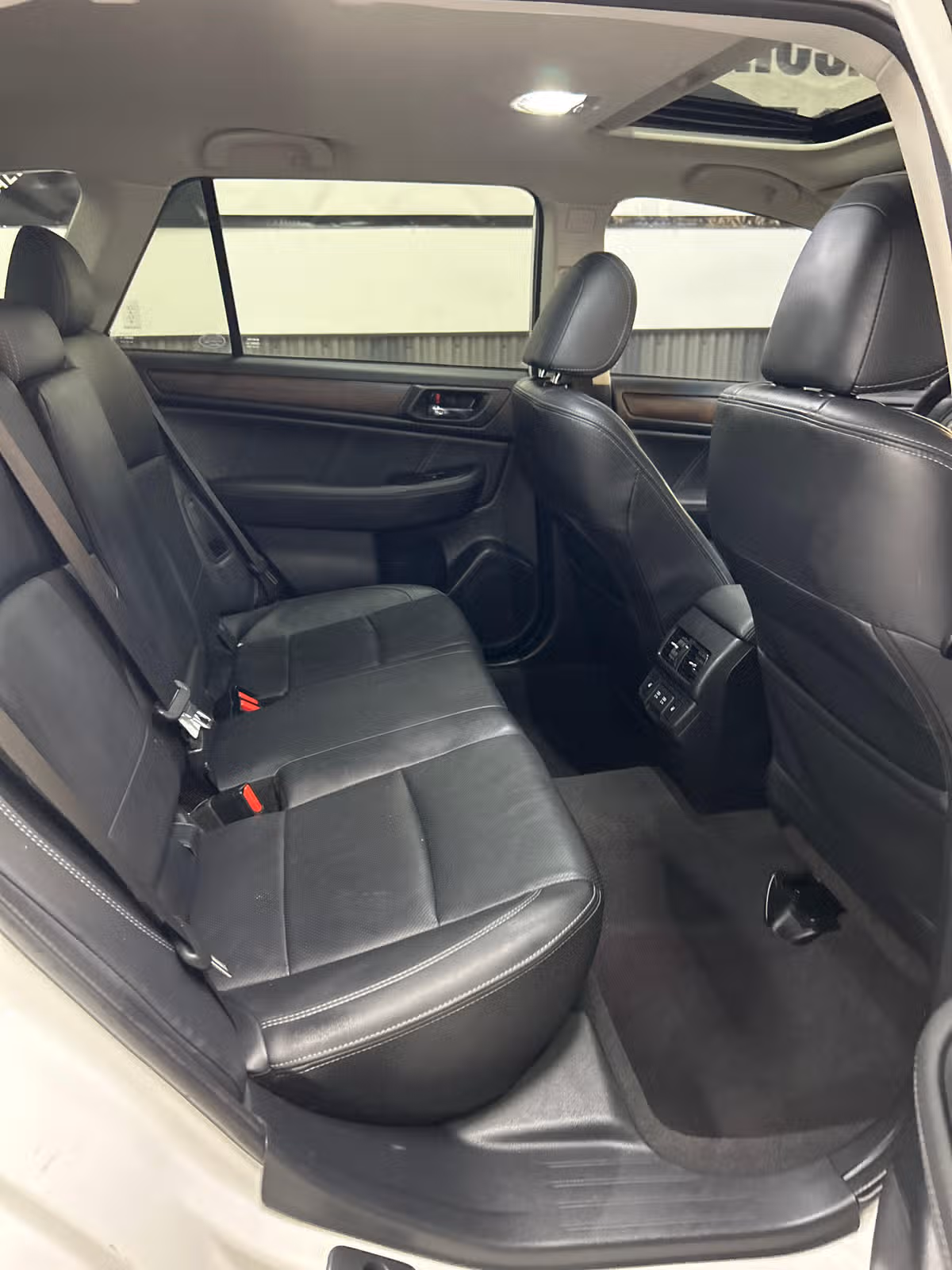 2019 Subaru Outback 3.6R Limited Crossover Image 13