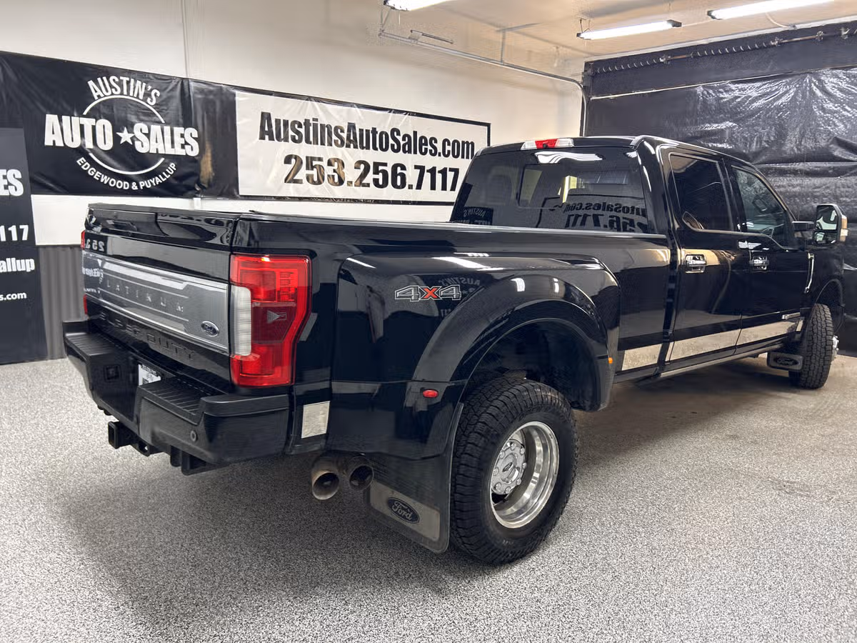 2017 Ford F-350 Super Duty Platinum Crew Cab Image 6