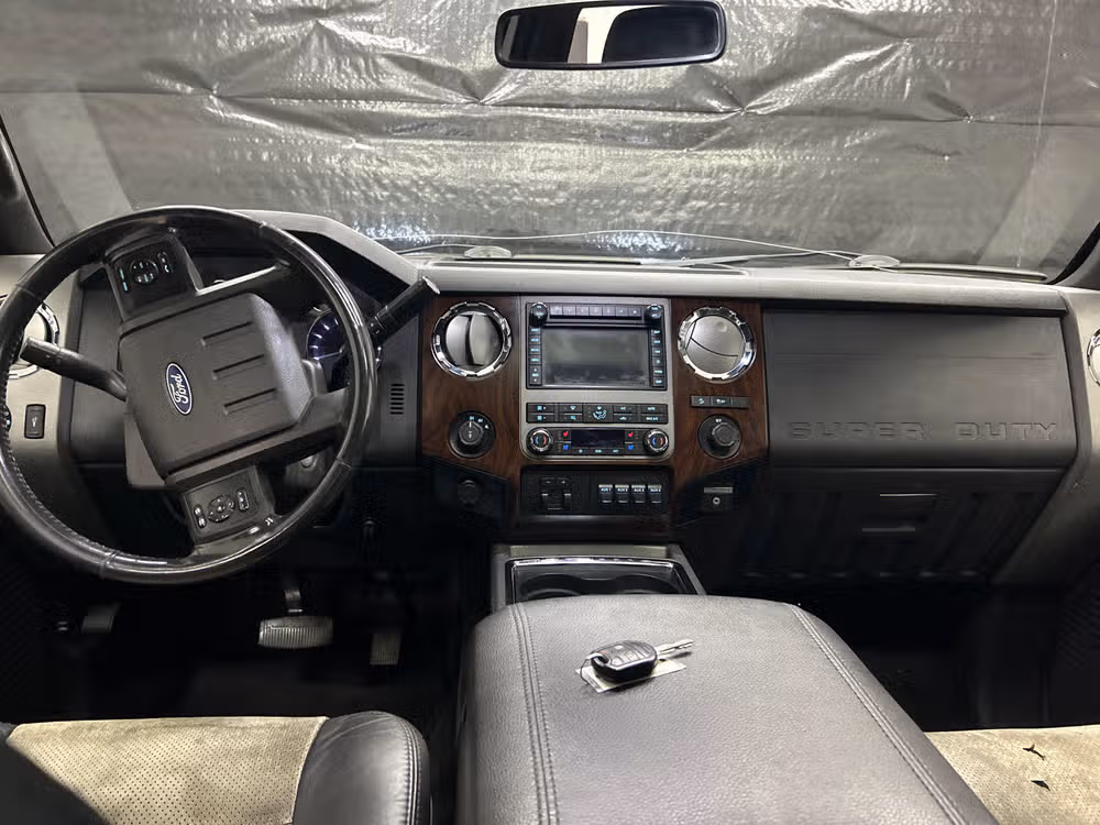 2011 Ford F-350 Super Duty Lariat Crew Cab Image 11