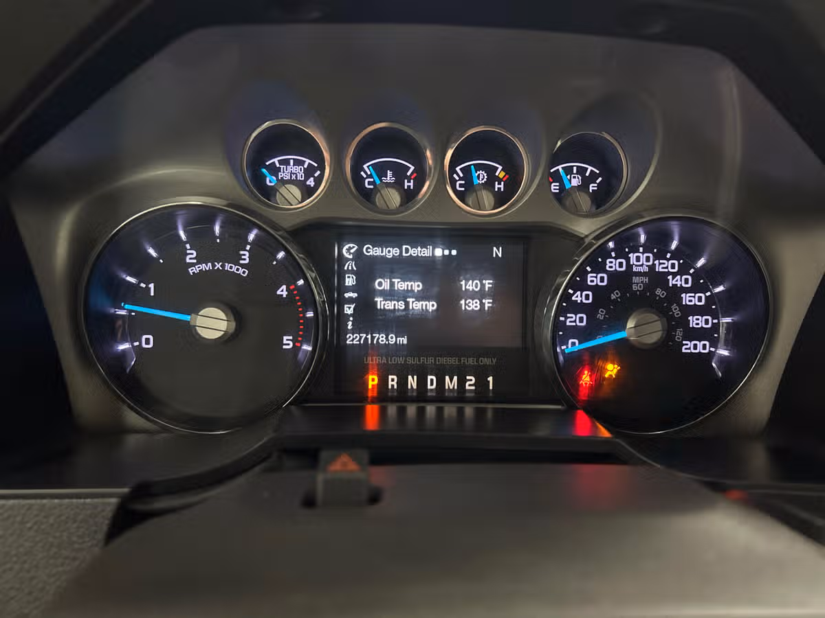 2011 Ford F-350 Super Duty Lariat Crew Cab Image 16