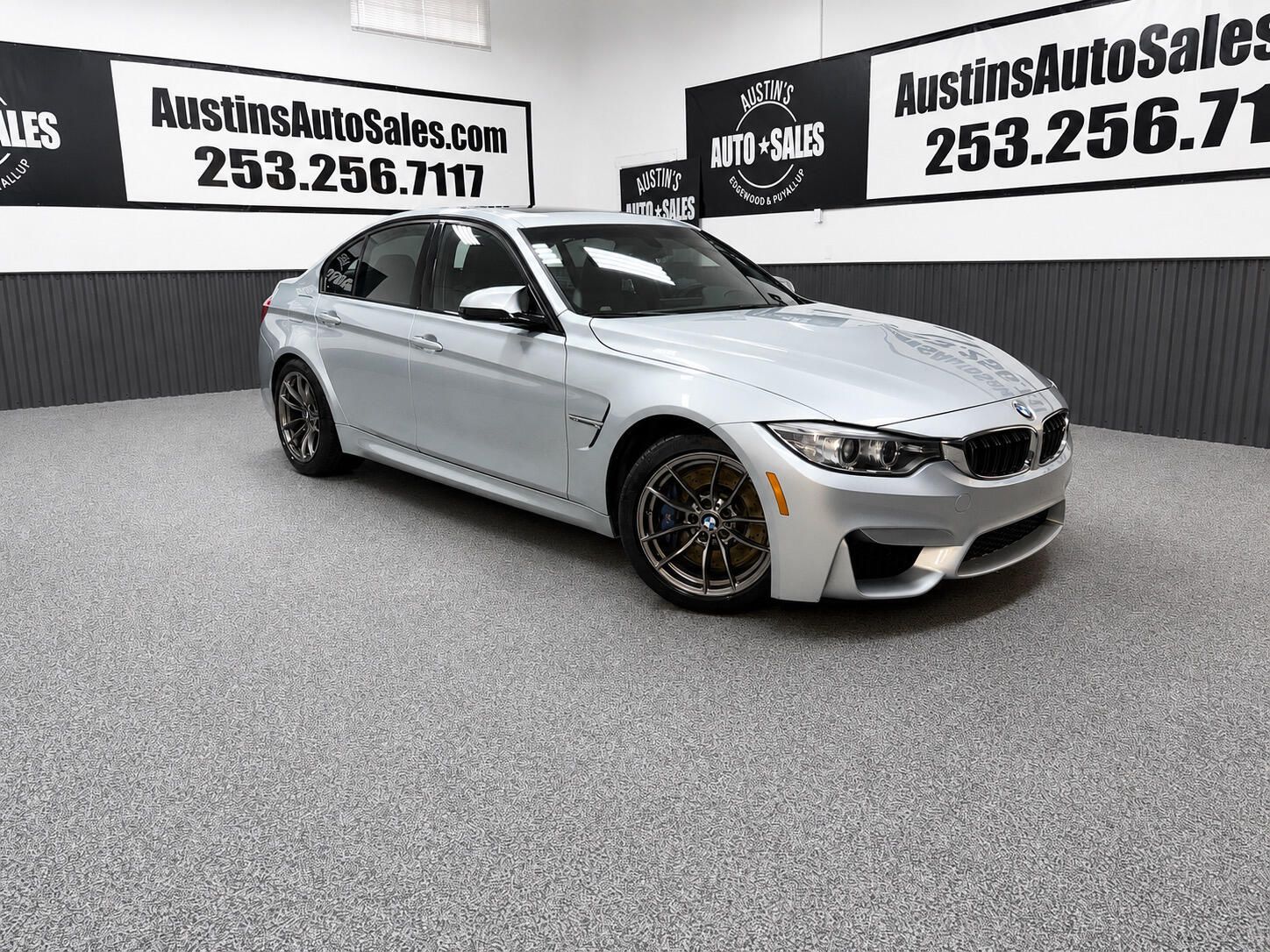 Silverstone Metallic 2015 BMW M3 Sedan Rear-Wheel Drive Manual